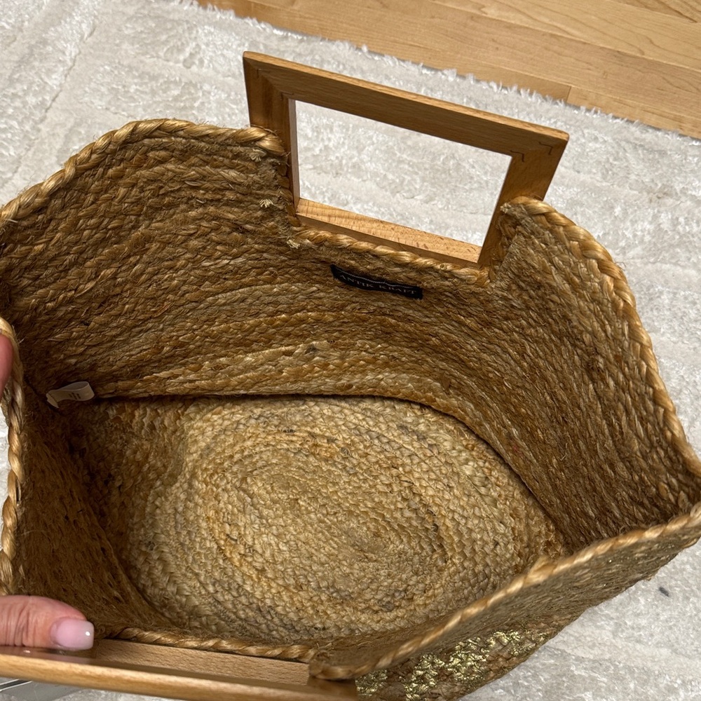 Antik Kraft Gold Woven Tote with Wooden Square Handles - Picture 3 of 6